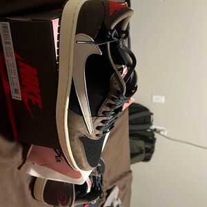 Brand new didn’t get to wear i order the reverse mocha but they sent these